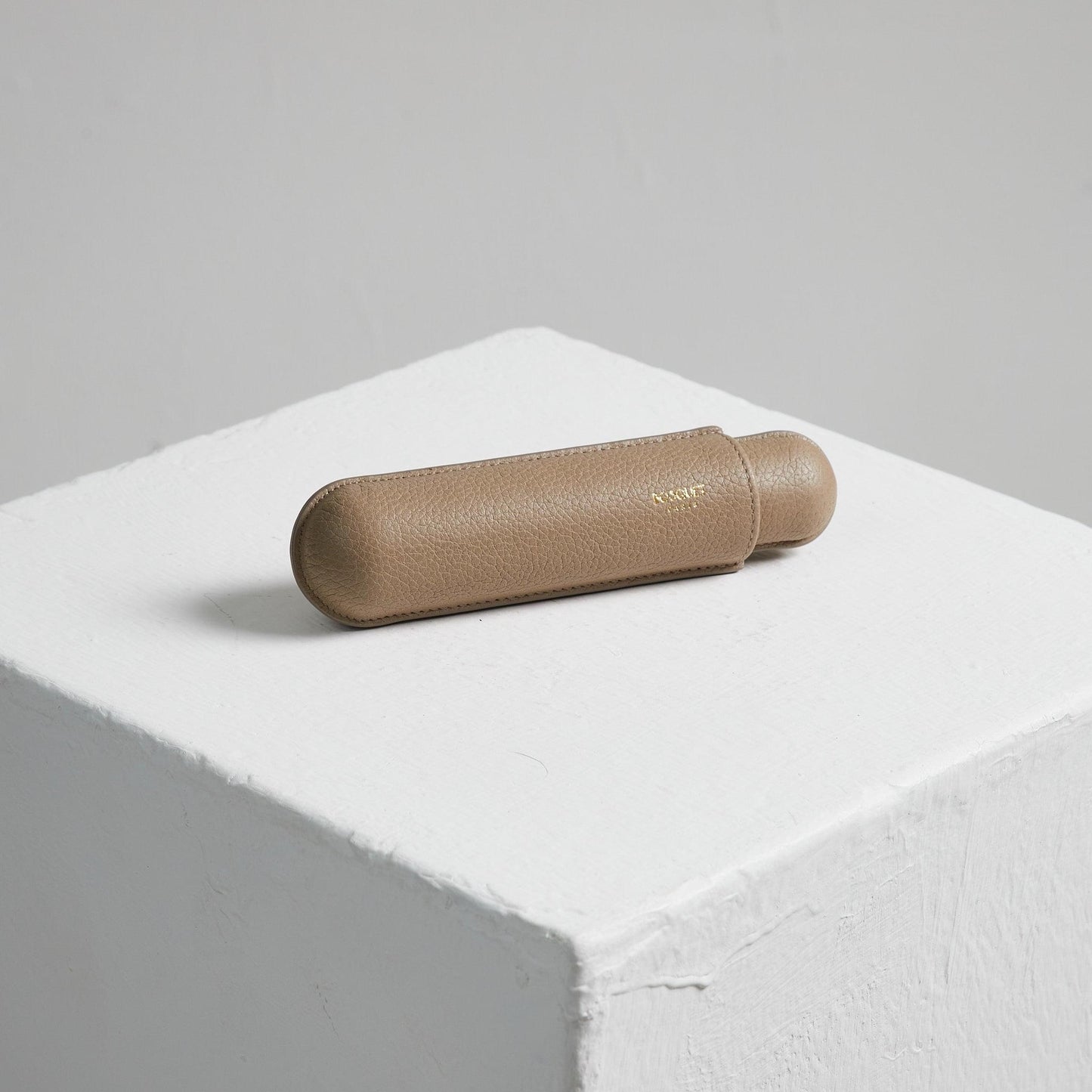Grained Calf Leather case for 1 - Taupe