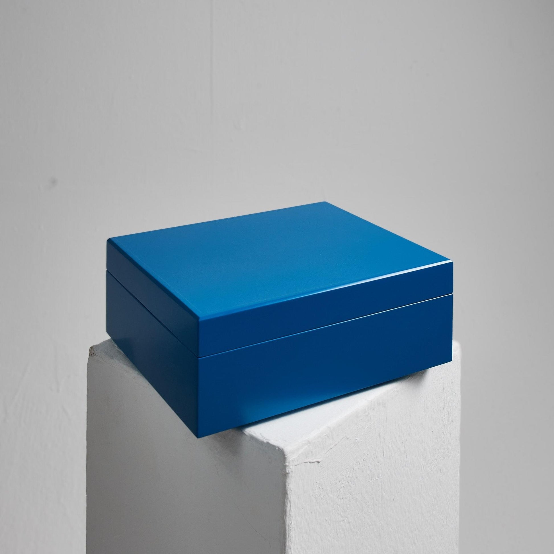 Blue Humidor | Handmade, Sprayed Humidor in Capri Blue