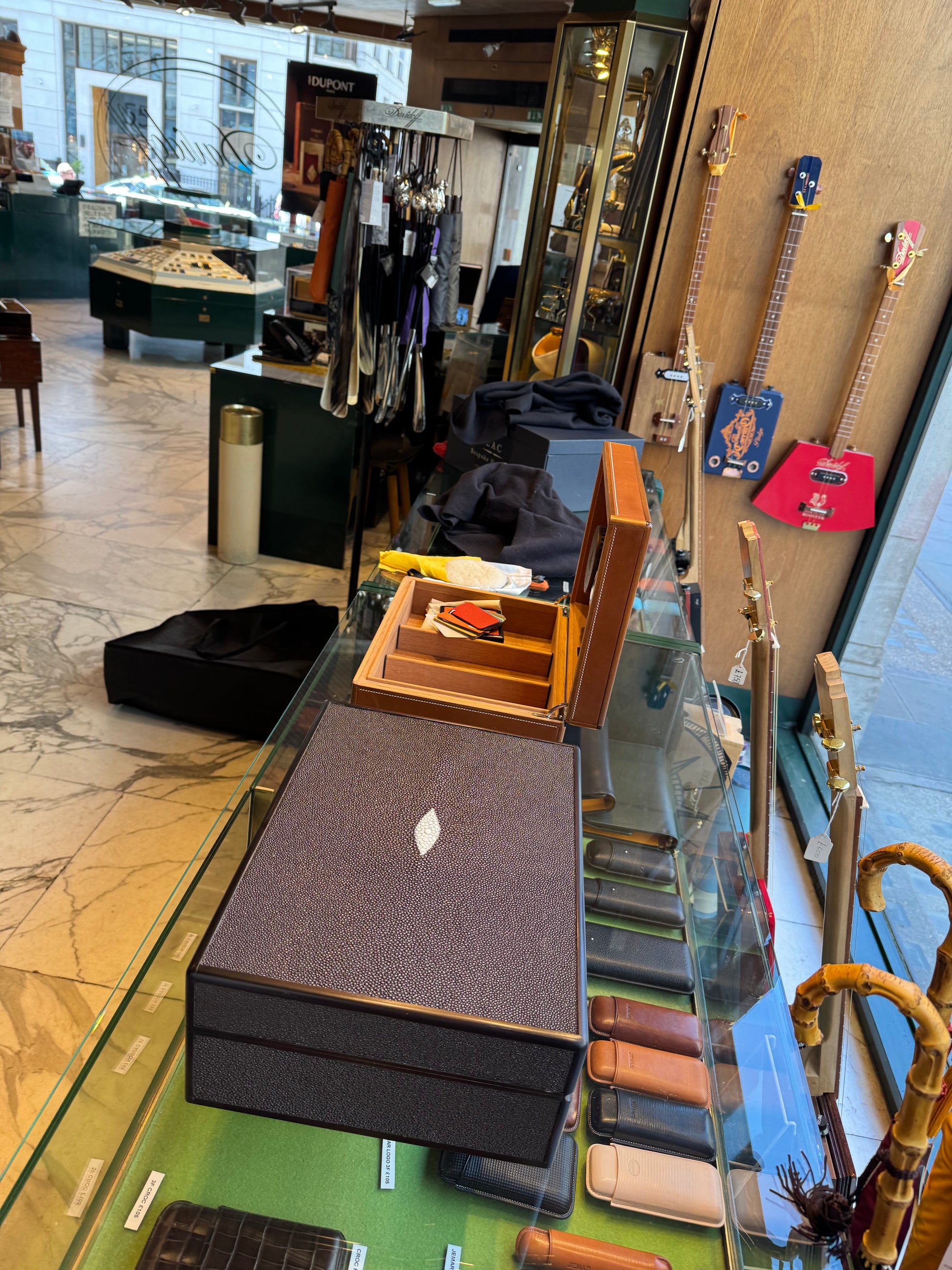 Desktop Humidor 120 cigars wood and Shagreen - STRUTHIO Collection